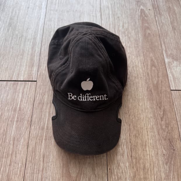발렌시아가 애플로고 be different 캡