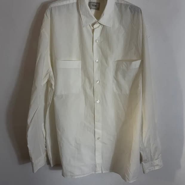 어나더오피스 화이트 포켓 셔츠(02)