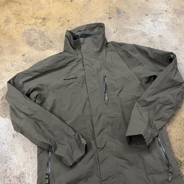 [정품/S] 마무트 바람막이 자켓 카키색 b16