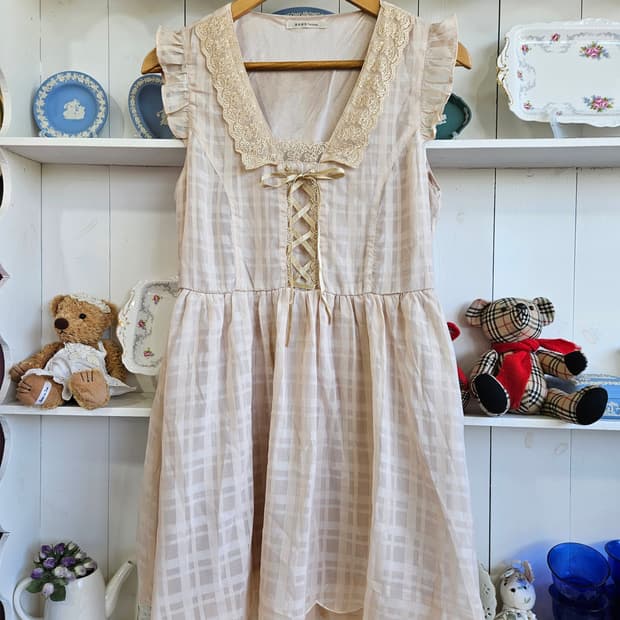 axes femme(엑시즈팜) 베이지 체크 레이스 원피스