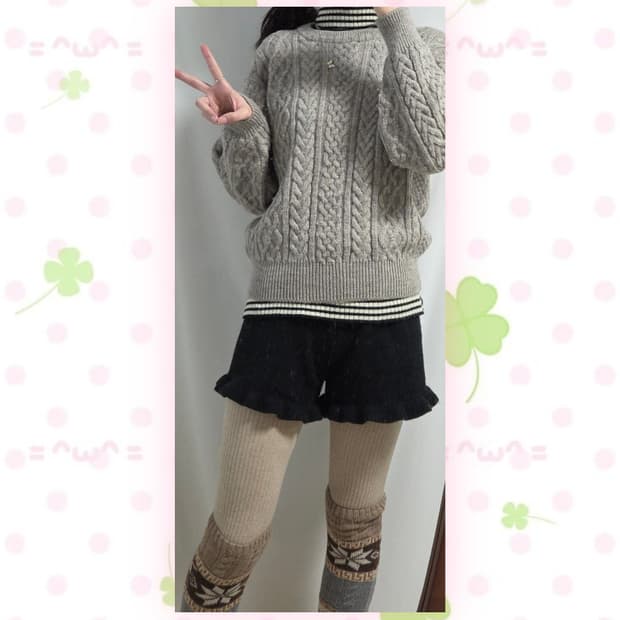 회색베이지 울 케이블 꽈배기 니트