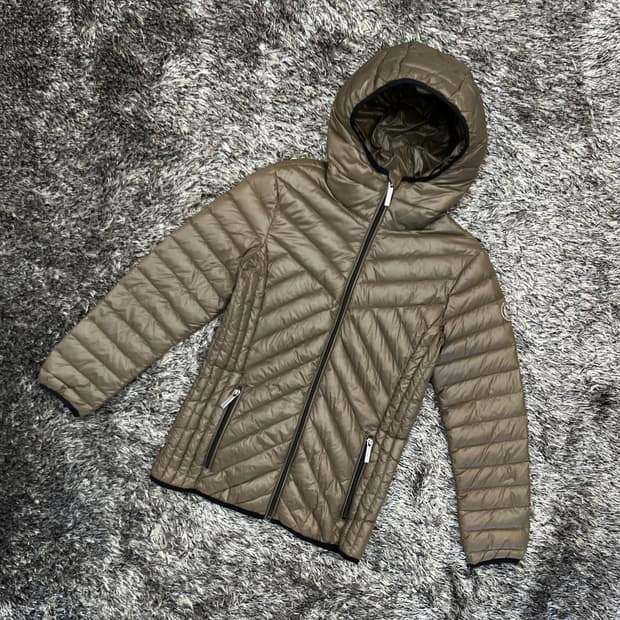 마이클코어스 팩커블 퀼팅 누빔 다운필 자켓 (XS)