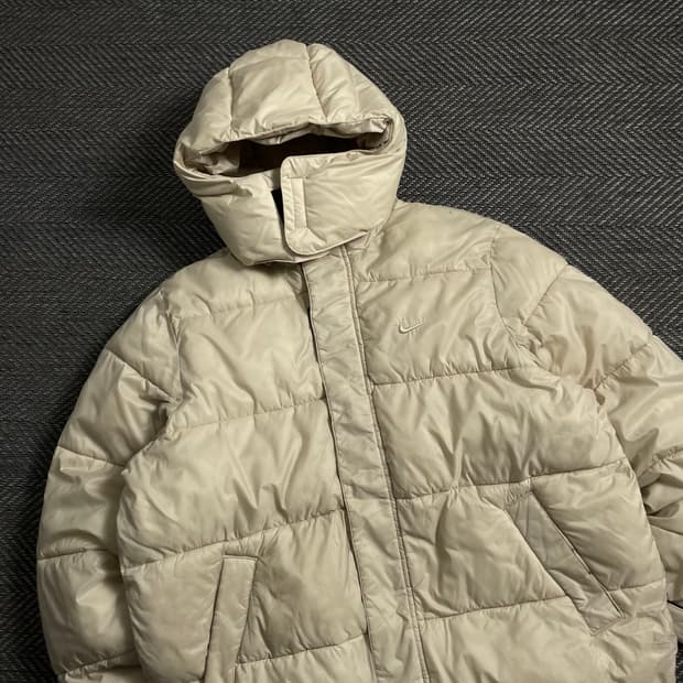 나이키 신형 크림 써마핏 다운 푸퍼 패딩 자켓y 4125