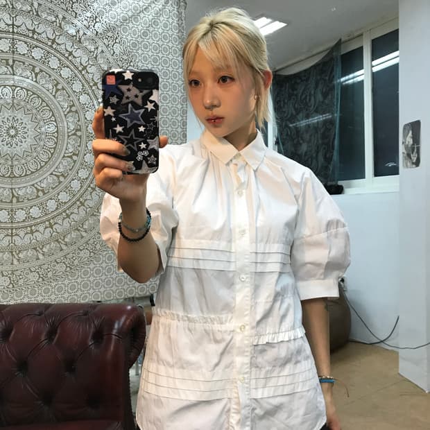 갭 턱 레이스 퍼프 반팔 셔츠 
