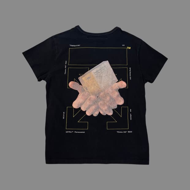 오프화이트 핸즈 앤 카드 그래픽 반팔 티셔츠