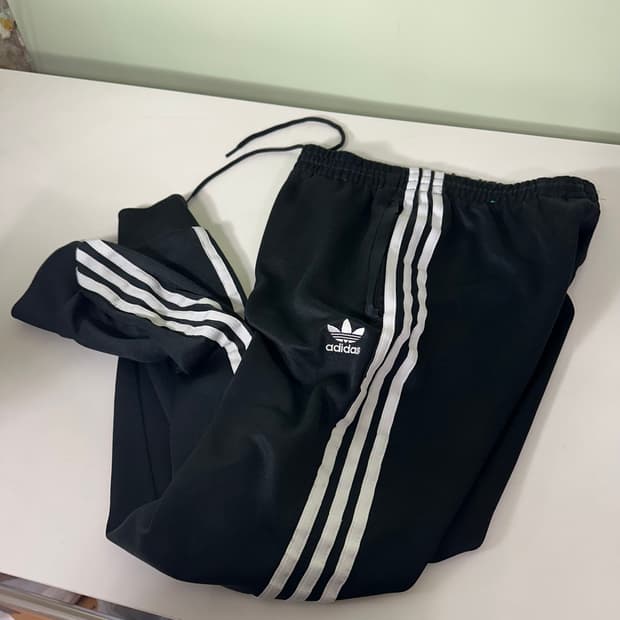 M 아디다스오리지날 레귤러핏 삼선사이드 져지재질 조거팬츠