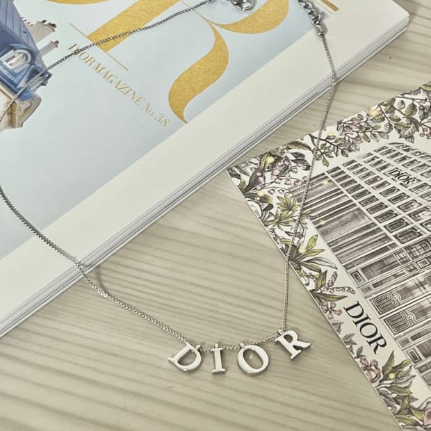 디올 목걸이