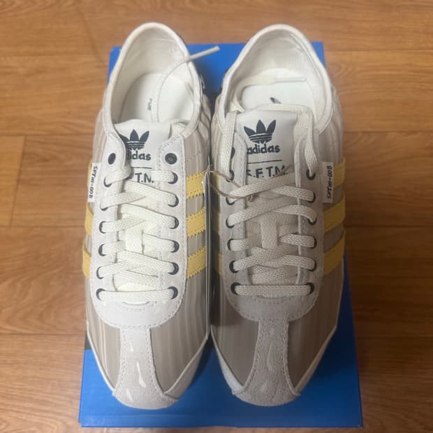 송포더 뮤트 아디다스 도쿄  베이지 235 245