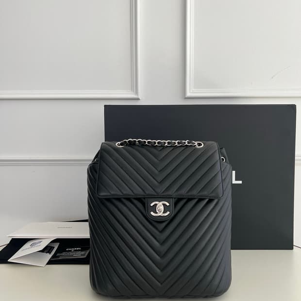 샤넬 어반 스피릿 쉐브론 백팩 램스킨