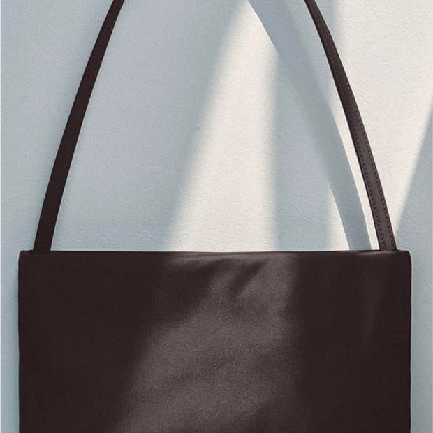 cos 코스 숄더백(다크브라운)