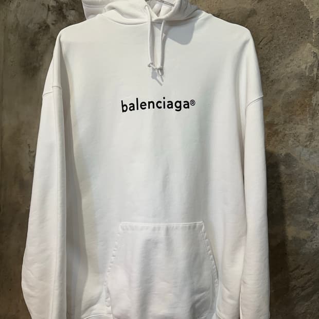 발렌시아가 뉴 카피라이트 미디엄 핏 후드