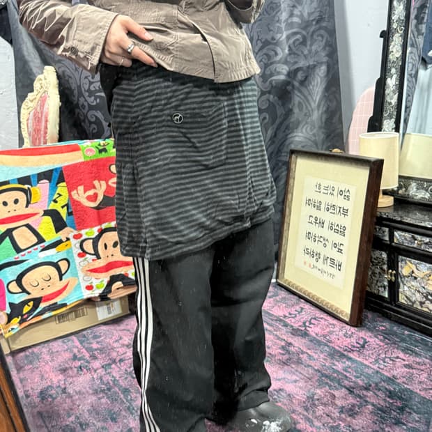 스트라이프 지퍼 트임 밴딩 스커트