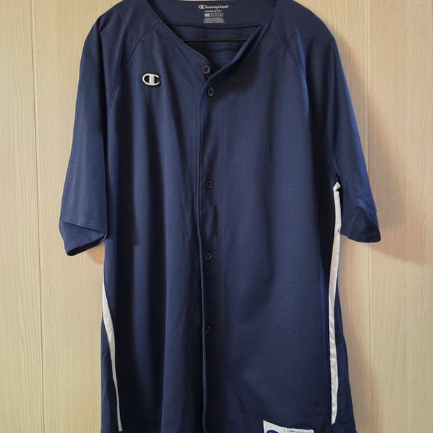 챔피온 베이스볼 반팔 L사이즈 판매합니다.