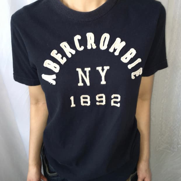 Abercrombie 네이비 티셔츠 