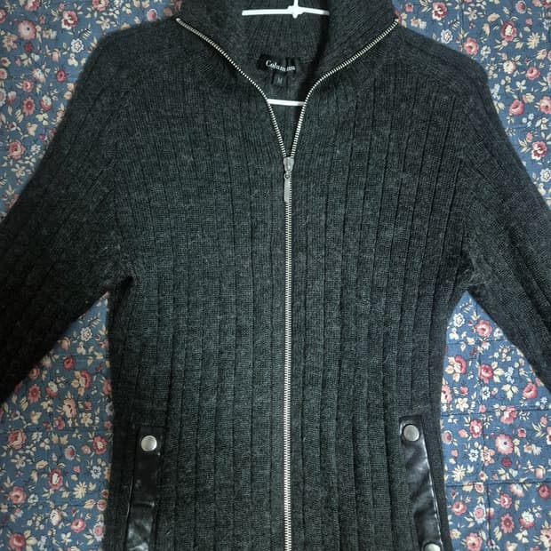 무채색 펑크 징 니트