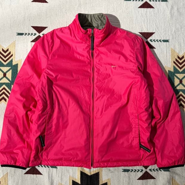 OOs Nike mini Swoosh Reversible padding