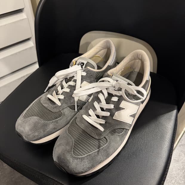 뉴발란스 990V1 290 사이즈 판매합니다!