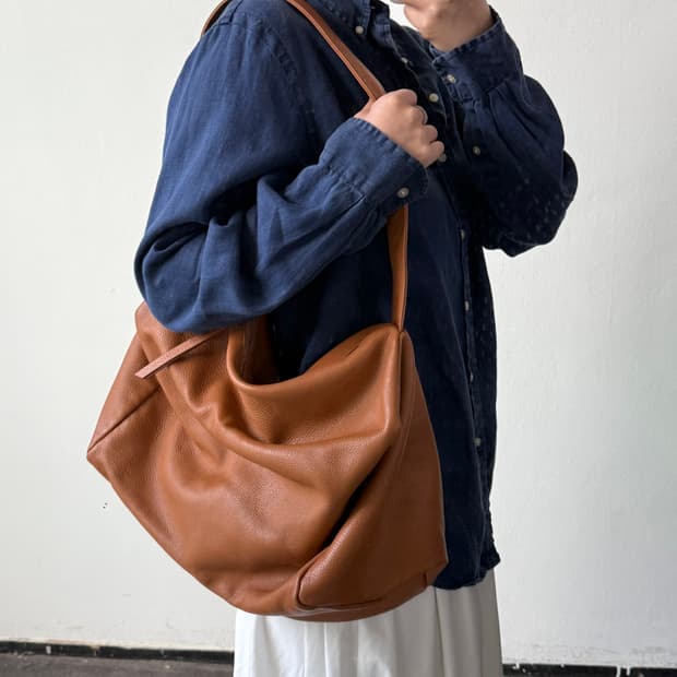 마르디메크르디 가죽 숄더백