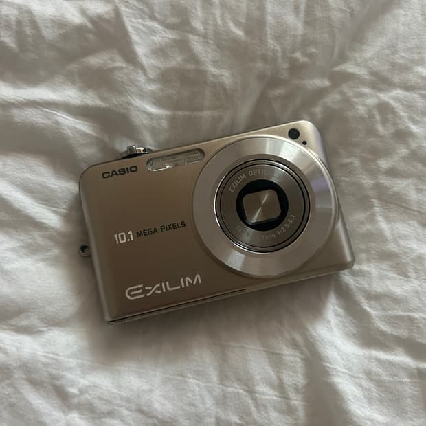 카시오 엑슬림 z1050 홍은채디카