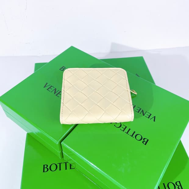 (정품/새상품) 보테가베네타 여성 인트레치아토 위빙 트라이폴드 지갑