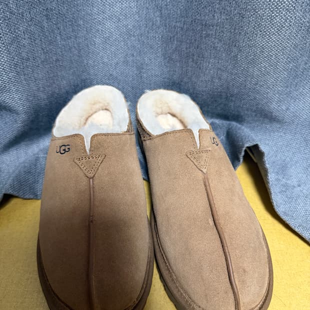 어그 뉴만 체스트넛 US10 280mm