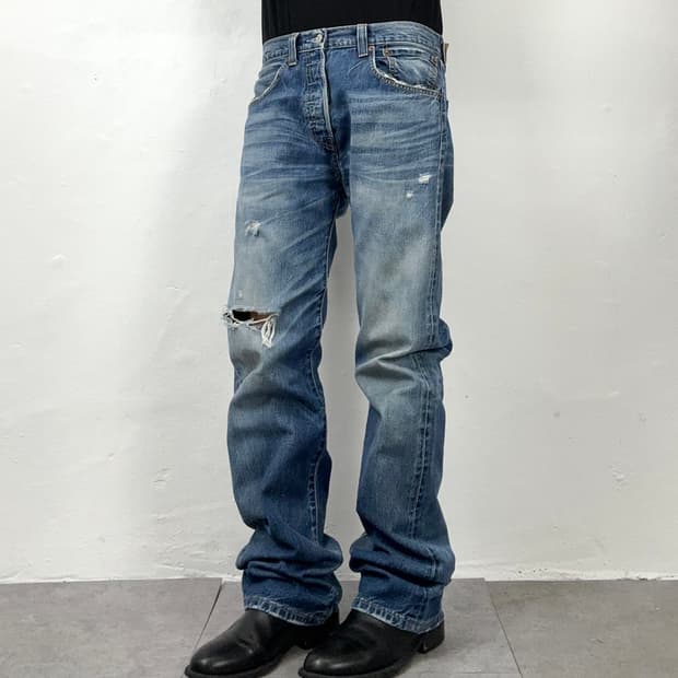 Levi’s 2000s 501 Button Fly Broken Denim