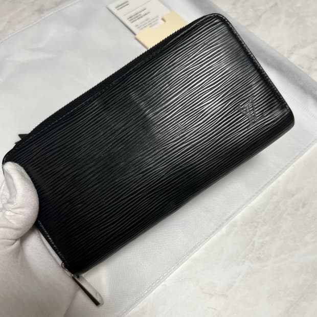 루이비통 에삐 레더 지퍼 장지갑