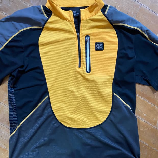 코오롱스포츠 옐로우/블랙 집업 티셔츠 105