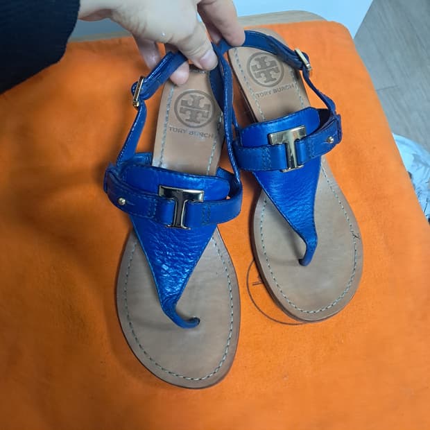토리버치 블루 웨지 샌들 6.5 약235