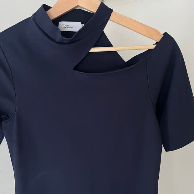 cutting detail t-shirt