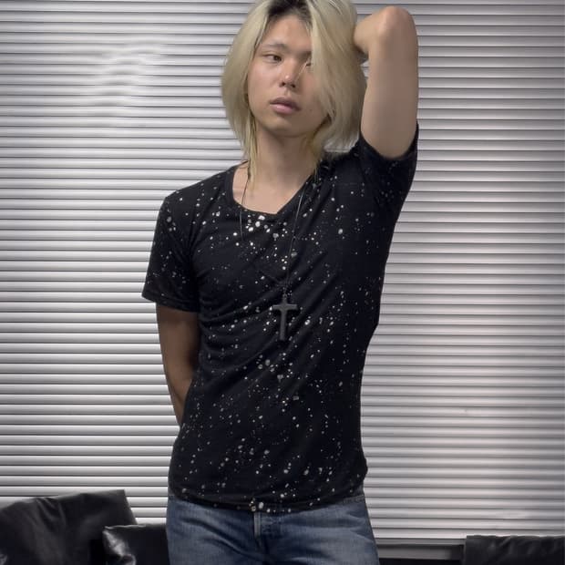{UNKNOWN} Silver Splatter V-Neck T-Shirt