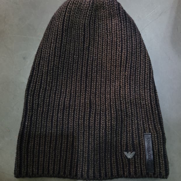 EMPORIO ARMANI 엠포리오 아르마니 니트 비니