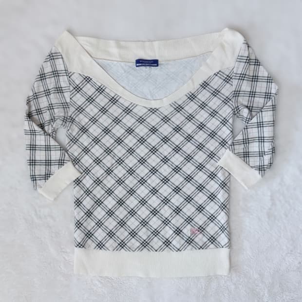 Burberry 버버리 블루라벨 달천깔 솜사탕 오프숄더 니트