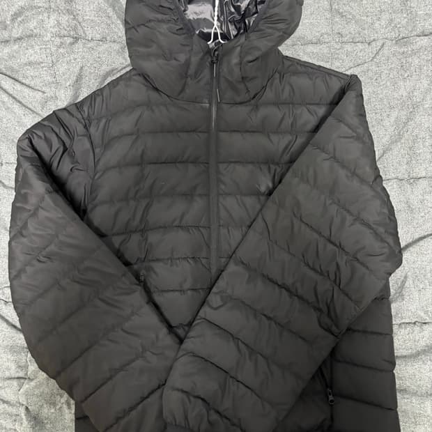 에잇세컨즈 경량패딩 m