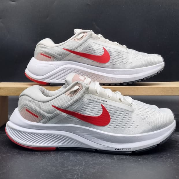 나이키 에어줌 스트럭쳐24 여성운동화235