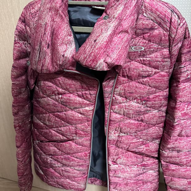 오클리 경량패딩