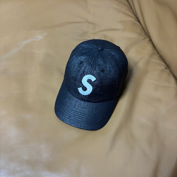 Supreme 슈프림 라피아 블랙 S로고 6패널 볼캡 모자 (Black)