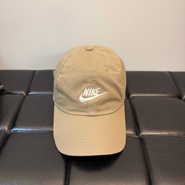 FREE / 나이키 헤리티지 베이지 볼캡
