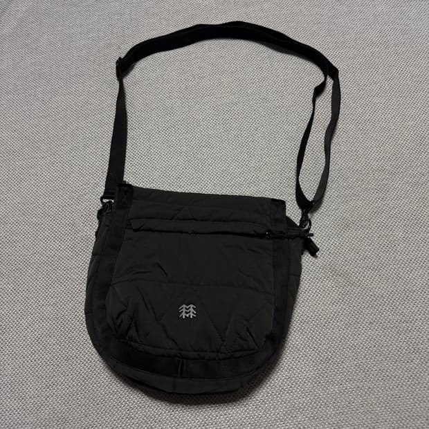 코오롱스포츠 패딩 미니 크로스백