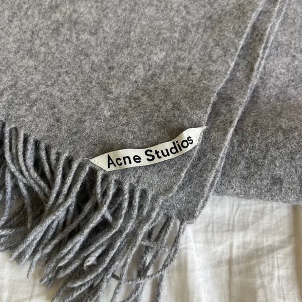 아크네 스튜디오 목도리