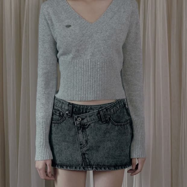 보헤미안 서울 브이넥 슬림핏 앙고라 니트 라이트 그레이