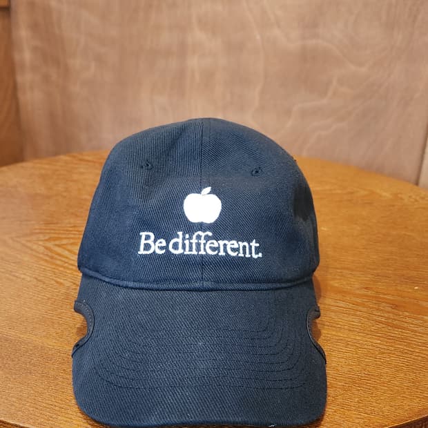 Balenciaga be different cap