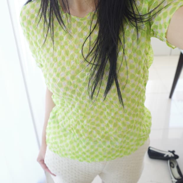 Wrinkled lime green dot top