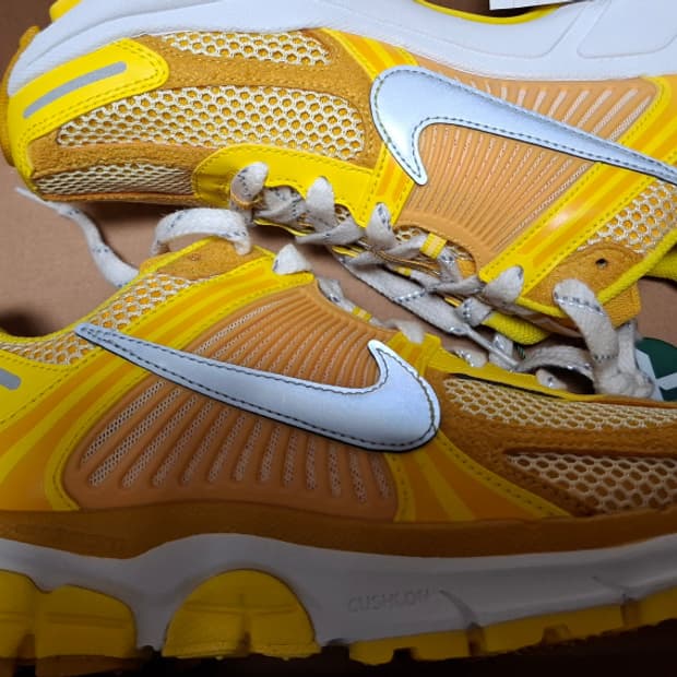 나이키 줌 보메로5 옐로우 오커 270
