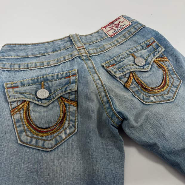 [26] 트루 릴리젼 부츠컷