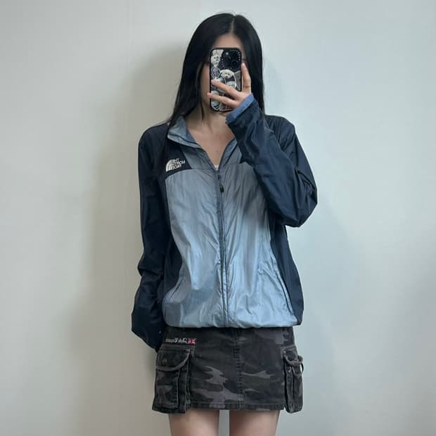 노스페이스 자수로고 배색 윈드 바람막이 자켓