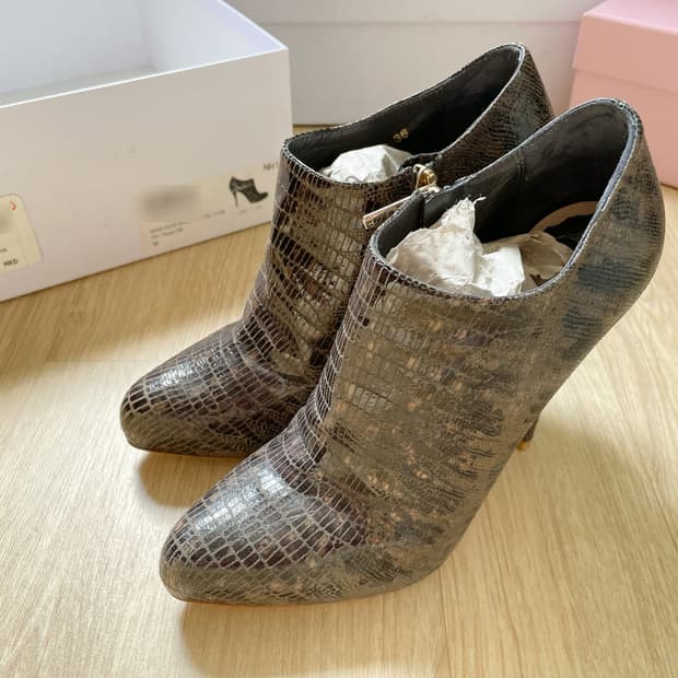 [정품] Chirstian Dior 디올 도마뱀 패턴 부티 하이힐