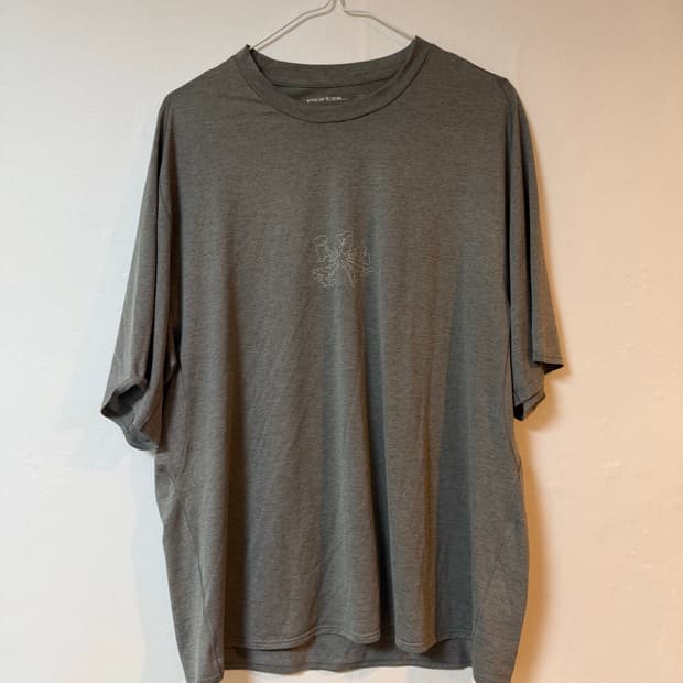 포탈 그레이 티셔츠 XL Lateral Peak T