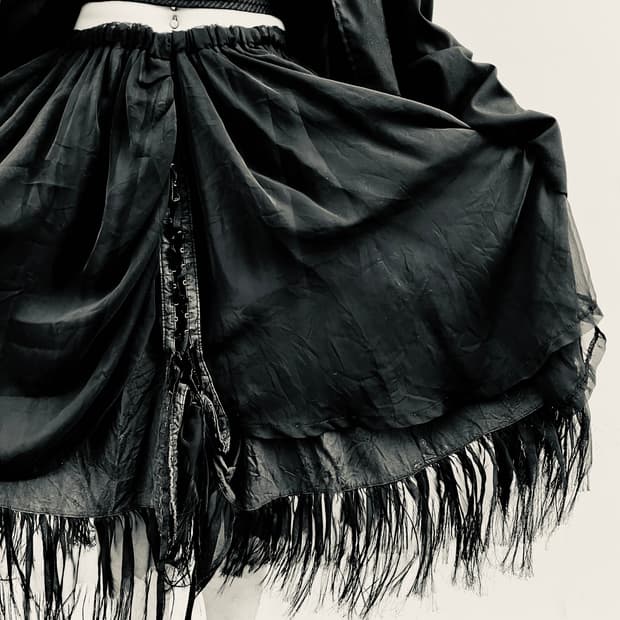 에이치나오토 카라스 아일렛 스커트