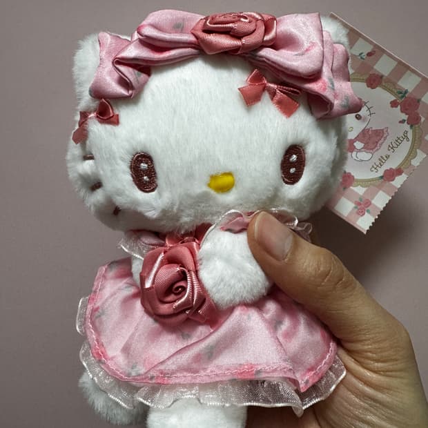 산리오 돌리 로즈 헬로 키티 